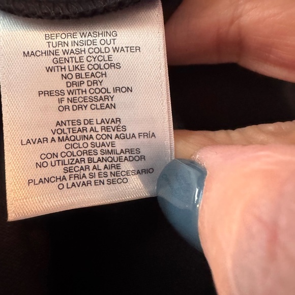 Nine West Black Muscle Top with faux gold chain accenting the back NWT - Picture 8 of 11